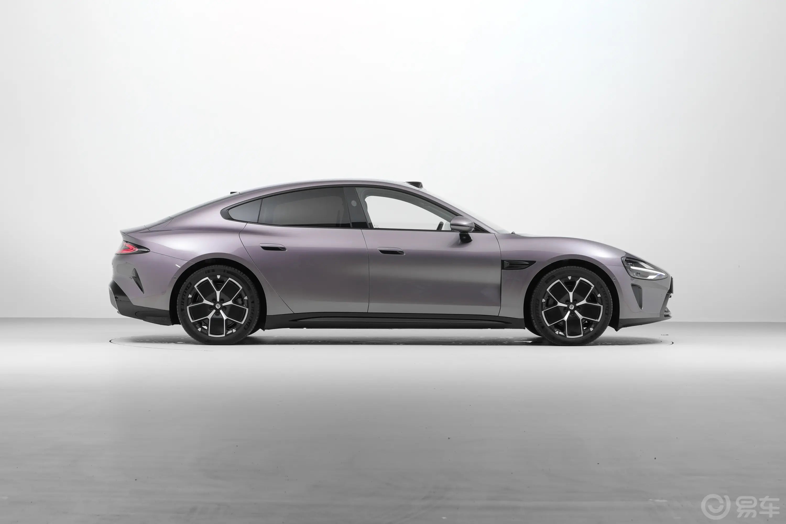 Xiaomi SU7 Model 2024 ( NEW )